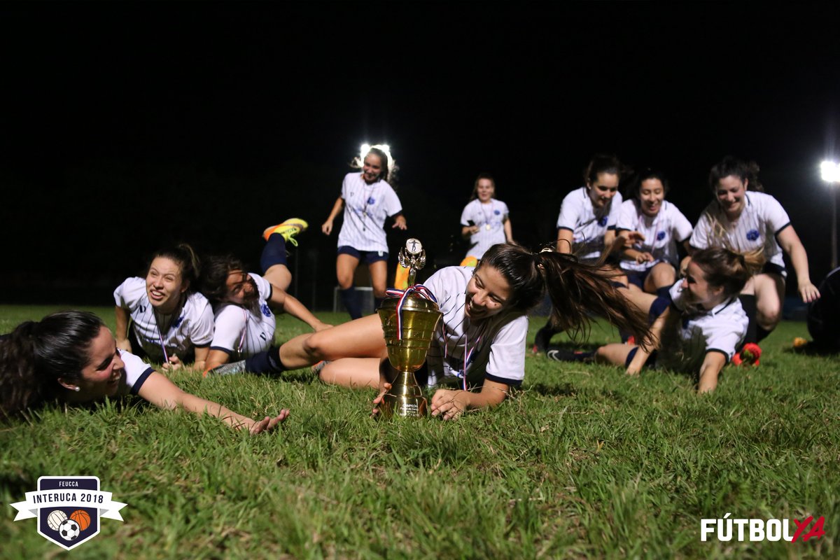 feuccapy's tweet photo. 🏆⚽😂 ¡CyT FEMENINO CAMPEÓN! | Las chicas del equipo femenino de CyT salieron campeonas en la categoría de Fútbol de Campo.
#interuca #feucca #futbol https://t.co/YLgGtZXx4W