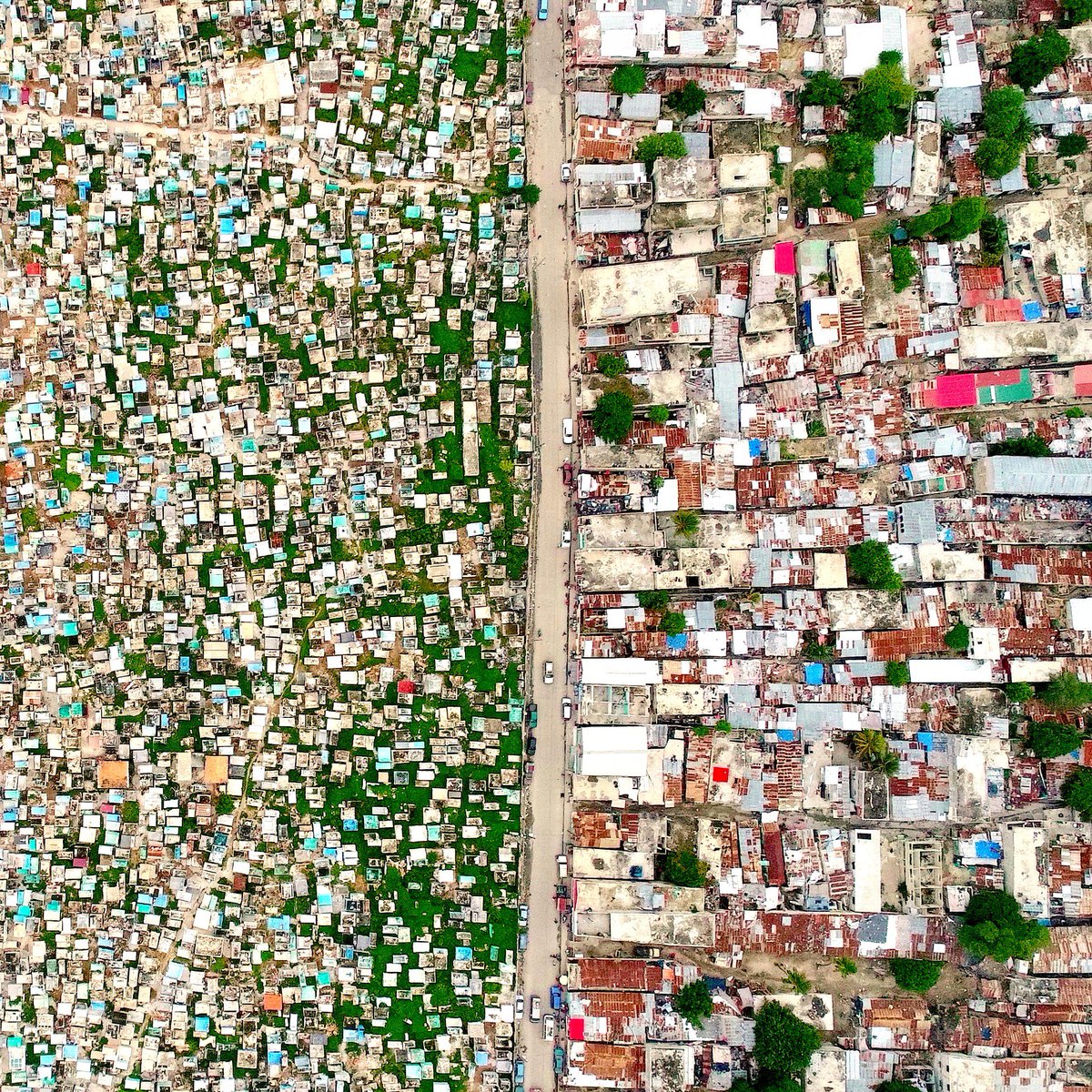 SIlvio_Distilo's tweet photo. 🇭🇹 Crazy contrast: the old cemetery and the new neighbourhood. Interesting section of the orthomosaic map we produced in #portauprince 👁 

#maps #portauprince #haiti #dronephotography #dronestagram #drone #photogrammetry #humanitariandrone #dronesforgood  #uav #urban #aerial https://t.co/GWVqlHa2q8