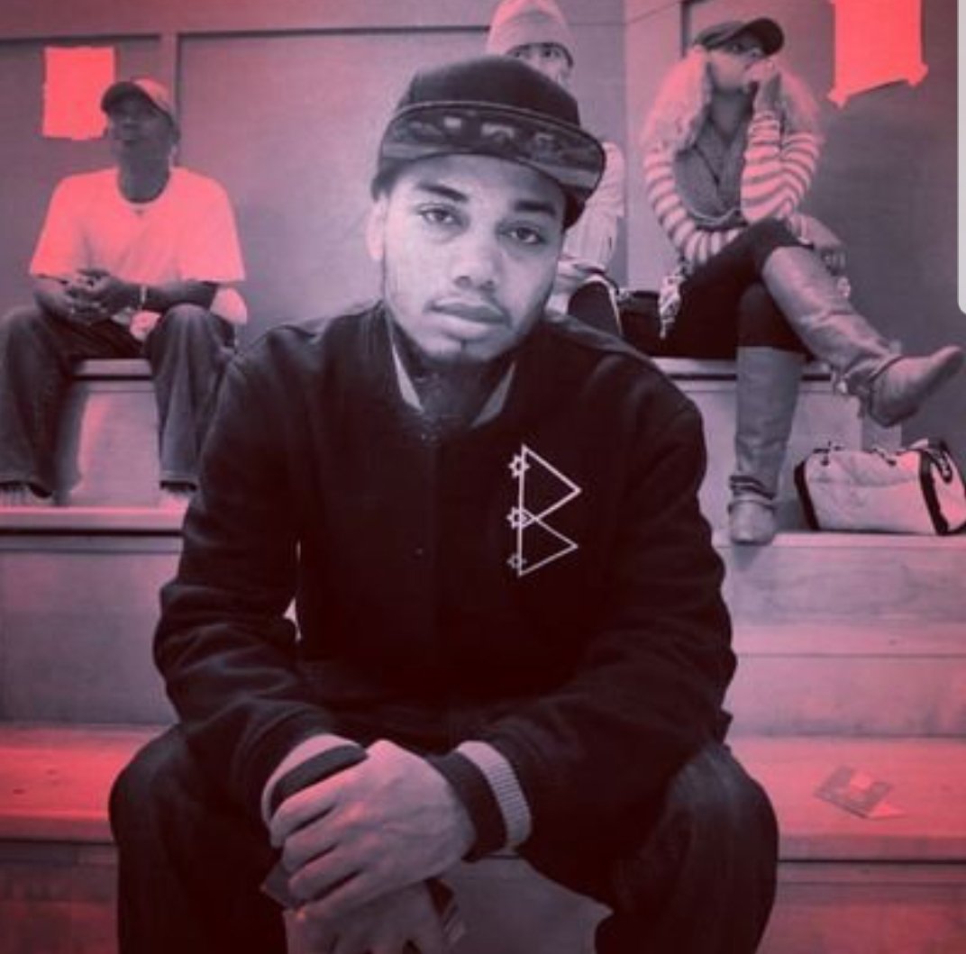 HelloImDeShawn's tweet photo. @DEO415 Cmon bruh plzzz https://t.co/t0DXMZ82Sk