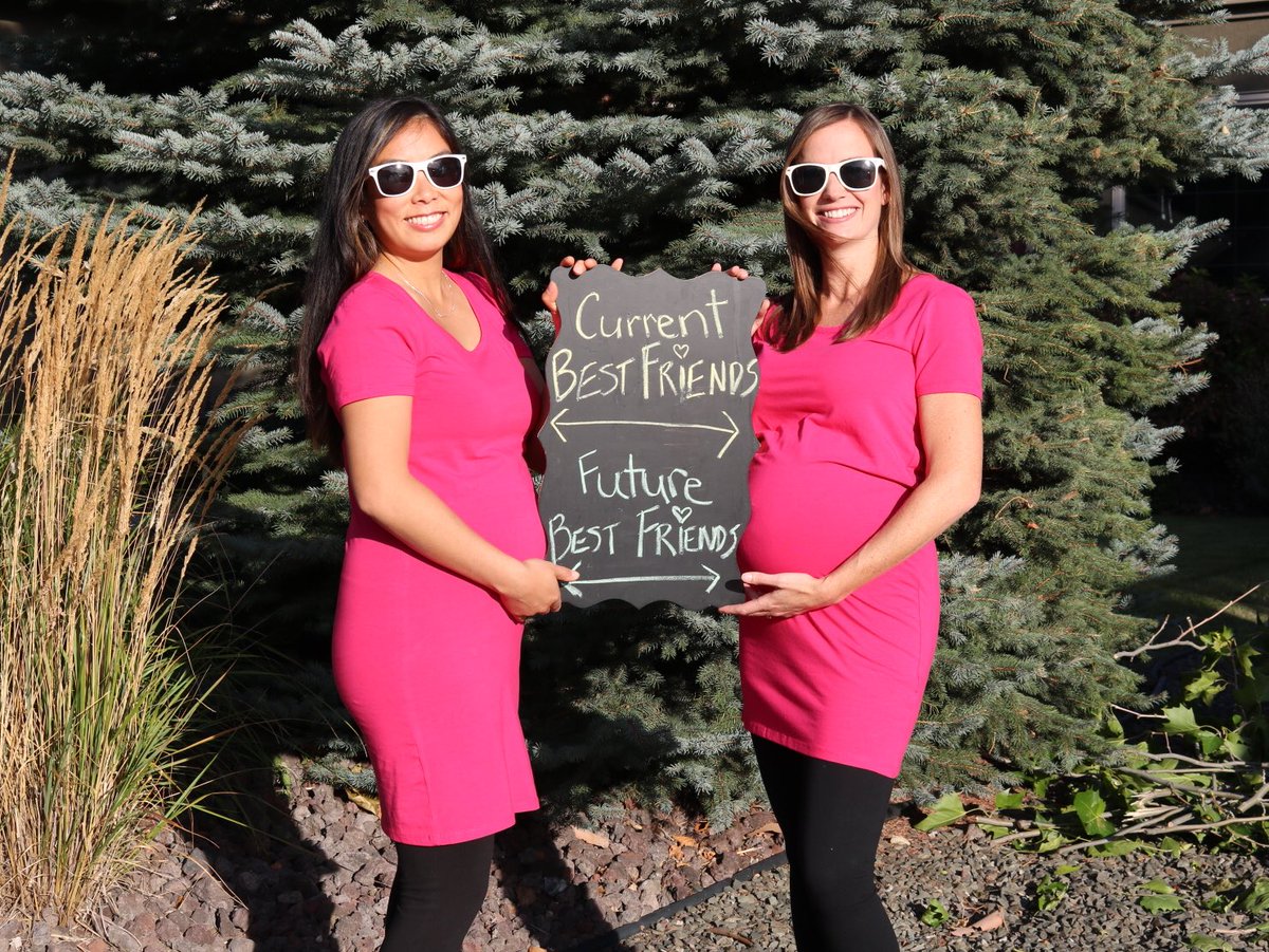 WeslaWeather's tweet image. Best friend goals! #22weeks #5daysapart #howdidthishappen #wenttosameparty #futurebestfriends #currentbestfriends