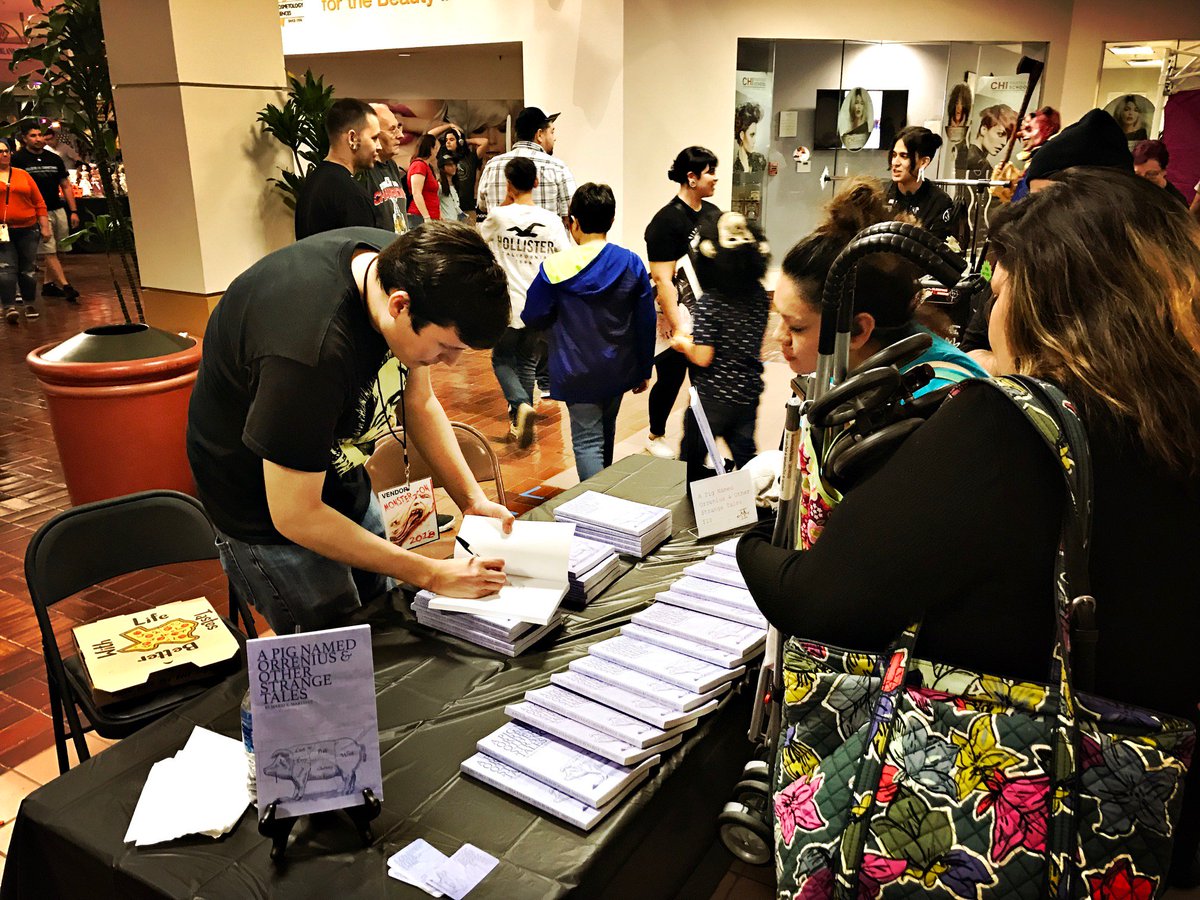 mariomartinez39's tweet photo. It was great being around people that like a good ol' fashioned collection about demons, murder, and blood!
#MonsterCon2018 #SanAntonio #Orrenius #WeirdTexas #TXHorror #TXAuthor #WeirdTX #IndieAuthor #IndieTX https://t.co/eMioQ6a9wv