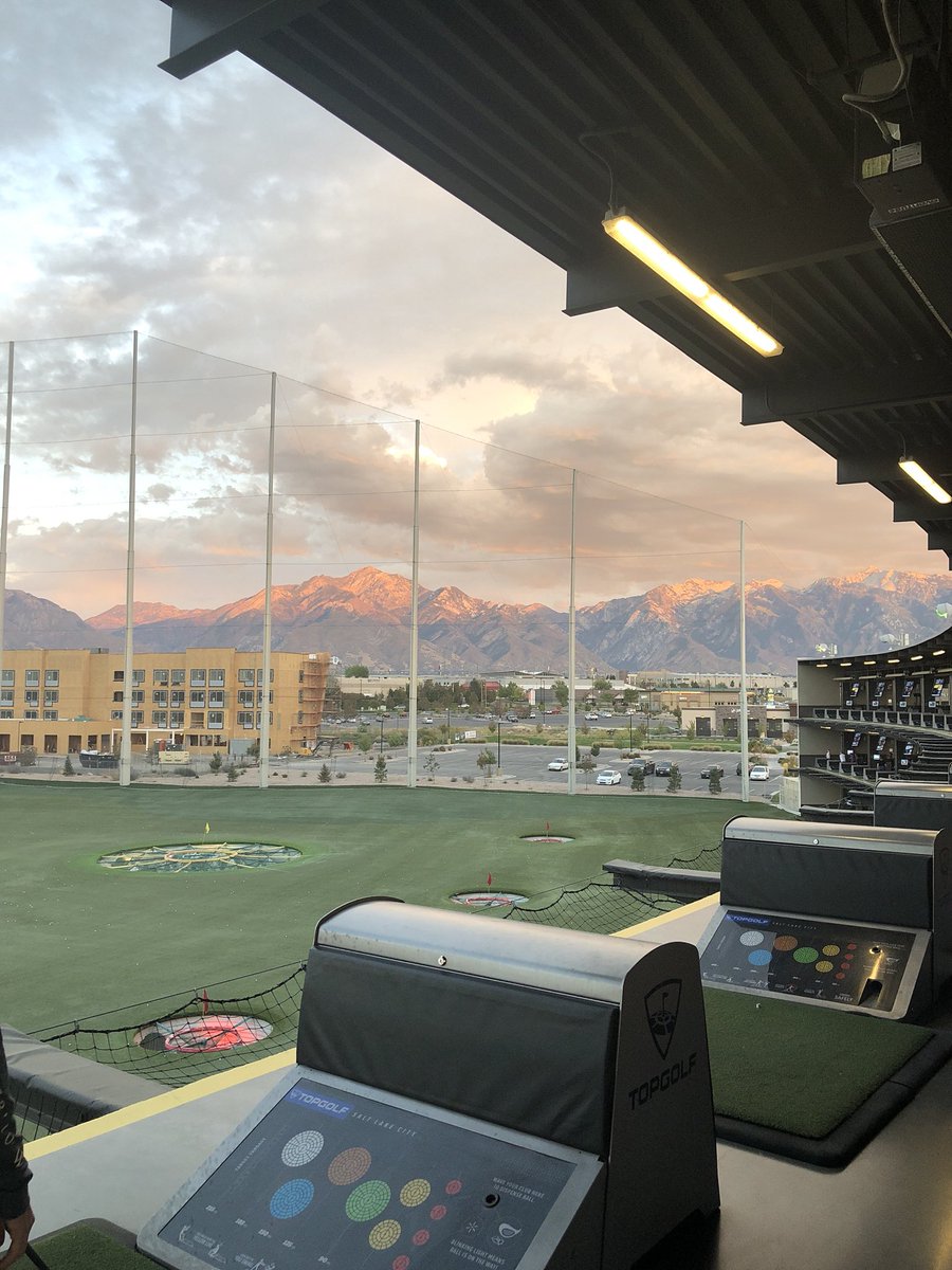 Anna_alisha's tweet photo. Just trying to share this wild sunset with @PostMalone #wheninutah https://t.co/XqUBPQtQWs