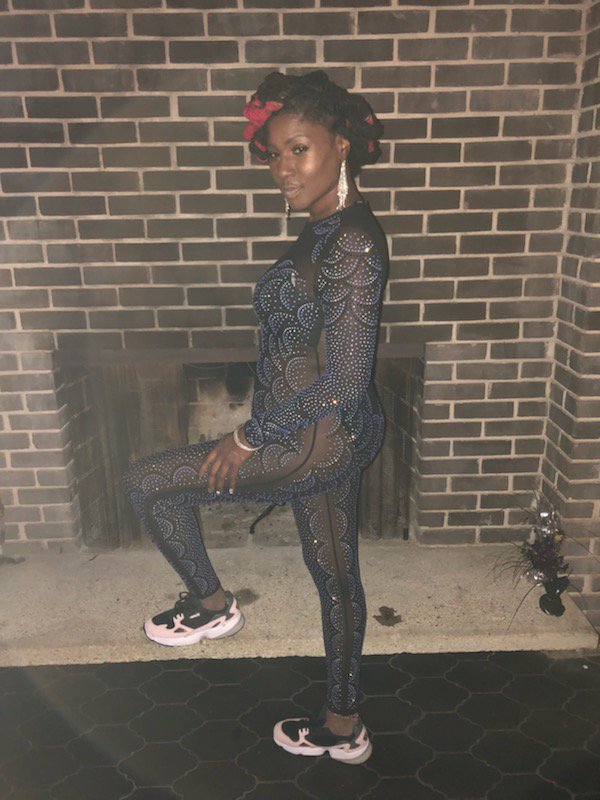 TOPSTYLIST4EVER's tweet image. #Topstylist #DMVStylist #BirthdayBehavior #DripDrip 💦🥂🥂🥂🍾😍🎂 #LibraSeason #Chapter37