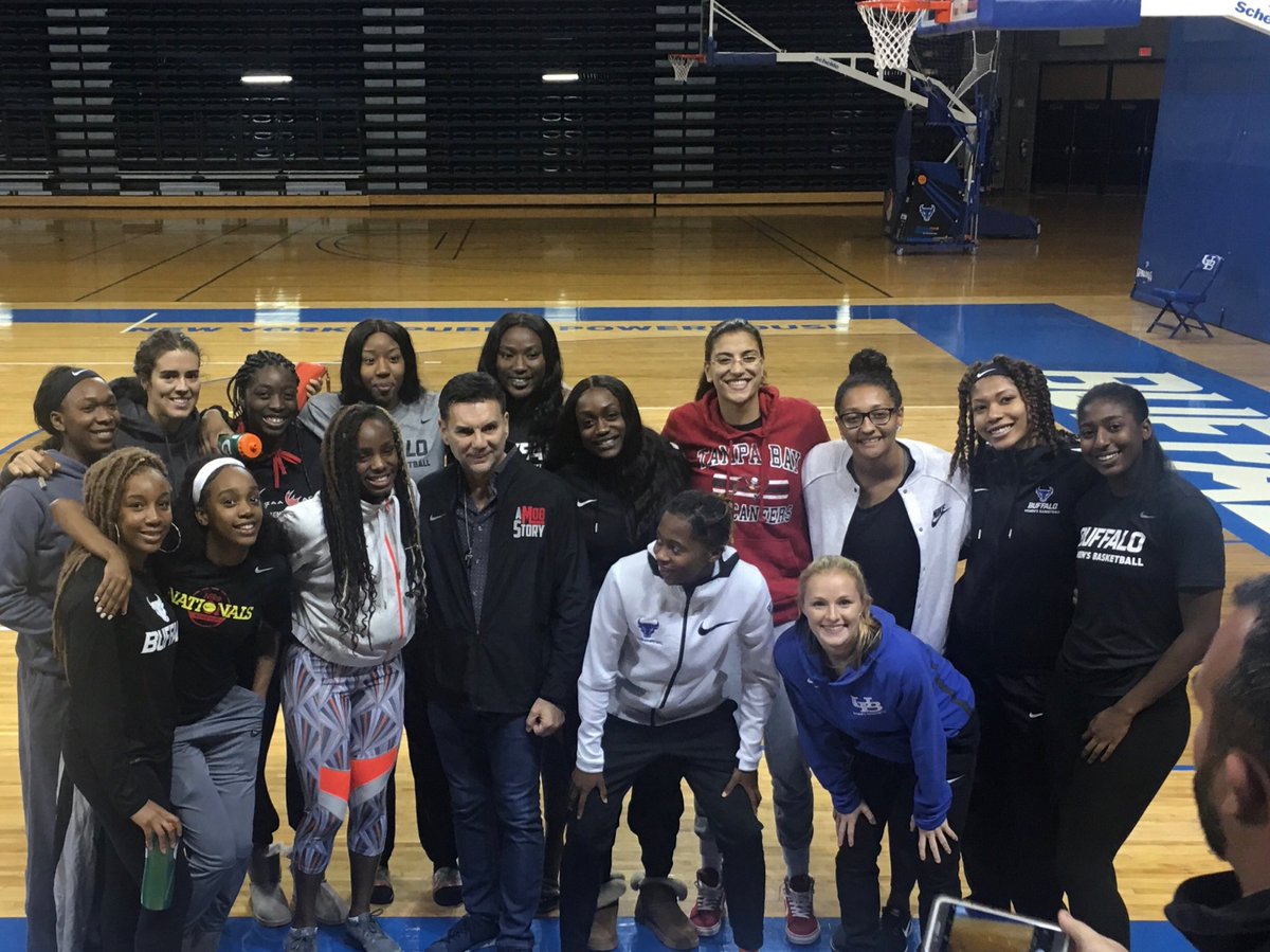 MichaelFranzese's tweet photo. Delivered a message to student athletes at U of Buffalo.  Here I am with the girls basketball team. They are a terrific group of young ladies.  Very impressive! https://t.co/dk7WDOWHh5