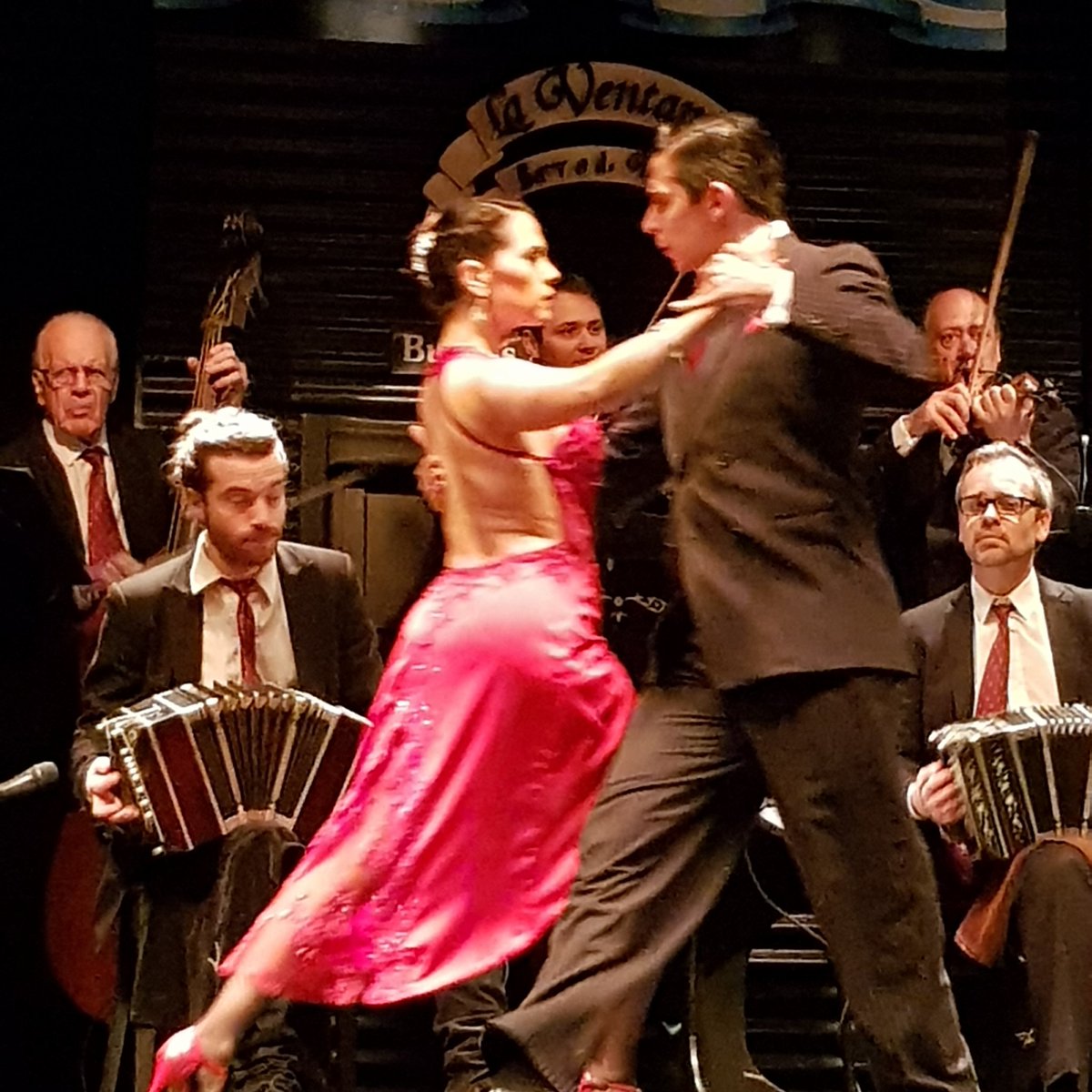 ClaudiaLadevi's tweet photo. Muy buena noche con amigos en La Ventana.@LadeviArgentina https://t.co/48kUikYJWf