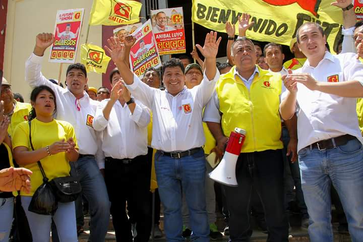 opm_oficial's tweet photo. Nuevamente sentimos el respaldo de nuestros hermanos de #Chincha, sabemos que ustedes quieren la transformación de nuestra región, tengan la plena seguridad que resolveremos sus problemas y necesidades.
Por eso no te equivoques, este 7 de octubre marca las 4 G.
#DebateMunicipal https://t.co/GGN1J3uqdr