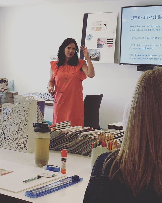 DebbiSluys's tweet photo. This is one of my happy places and spaces. #positivevibes #workshop #lightupstudio #visionboard #tribe #empoweringwomen #dreambig #intentionalliving #purpose #mywhy #daretodeclare #dare2declare #askbelievereceive #lawofattraction #breathe #flow https://t.co/ubf5wKjyqQ https://t.co/z8fwyVwNVI