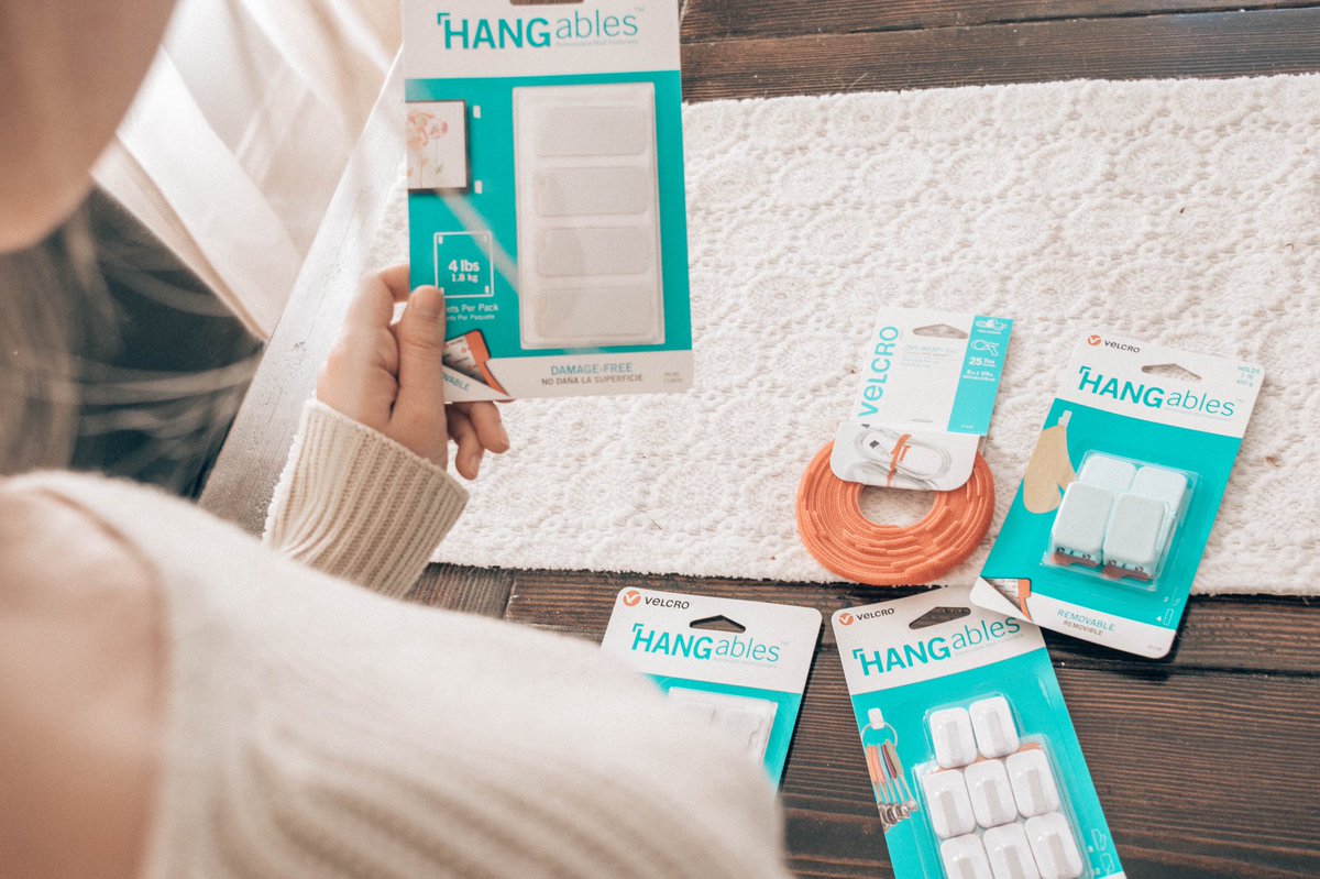 meghanlaurie's tweet photo. Any of you ladies & gents out there decorating your place? @VelcroBrand HANGables® Wall Fasteners is perfect for hanging up pictures, collages, whatever it is. Easy, affordable & reliable! #InfluenceHerCollective #VELCROBrand #AmazingConnections #Hangables #HangAwesome #ad https://t.co/6ltM39o3Xx