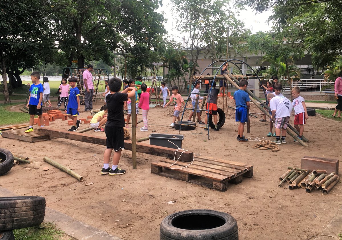 glennlawler's tweet photo. Creative minds and makers highly motivated and having fun in our new #loosepartsplayground @vislaos #ourvis https://t.co/Goe0RC8119