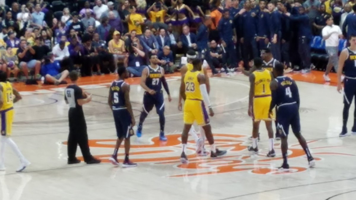 Stobi22's tweet photo. Game on! #lakers https://t.co/NcTHO9gLNF