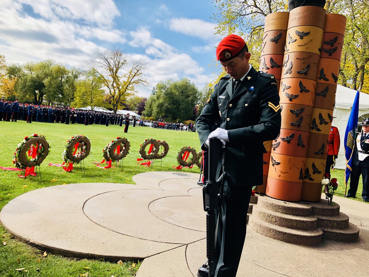 garybtvnews's tweet photo. 100 men and women who made the ultimate sacrifice - Alberta Police & Peace Officers have died in the line of duty keeping all of us safe. #FallenHeroes ceremony at the Legislature. #NeverForget #RCMP #Police #CPS #EPS #AlbertaSheriffs #ableg https://t.co/UZoPa6h0Mc