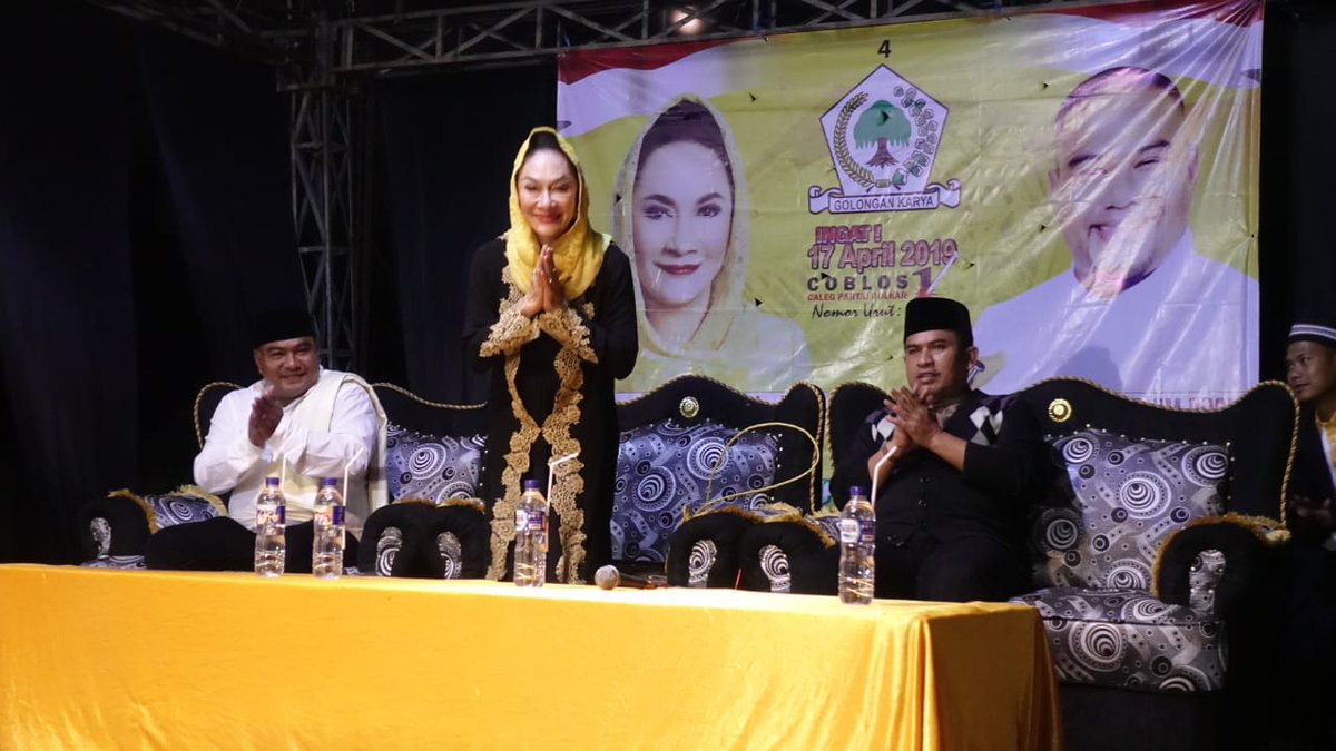 dewiasmara_id's tweet photo. Menghadiri Deklarasi Calon Anggota DPR RI yaitu saya sendiri,  DPRD Provinsi Hendra Permana dan DPRD Kabupaten Sukabumi Ujang Abdurachim Rochmi di Kecamatan Ci Emas Kabupaten Sukabumi. 

#dewiasmara #dewiasmaraku #sukabumi #ciemas #partaigolkar #fraksipartaigolkar https://t.co/8z4xgUq5sc