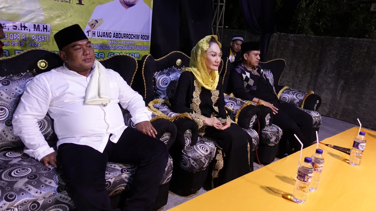 dewiasmara_id's tweet photo. Menghadiri Deklarasi Calon Anggota DPR RI yaitu saya sendiri,  DPRD Provinsi Hendra Permana dan DPRD Kabupaten Sukabumi Ujang Abdurachim Rochmi di Kecamatan Ci Emas Kabupaten Sukabumi. 

#dewiasmara #dewiasmaraku #sukabumi #ciemas #partaigolkar #fraksipartaigolkar https://t.co/8z4xgUq5sc