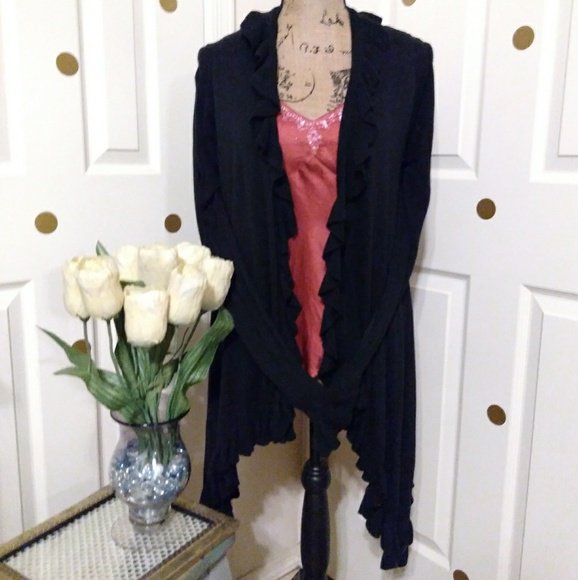 ba_tween's tweet photo. So good I had to share! Check out all the items I'm loving on @Poshmarkapp from @anangelalready #poshmark #fashion #style #shopmycloset #lovebydesign #daisyfuentes #hillardhanson: https://t.co/JDOQrNV7R2 https://t.co/GySy2OviIy