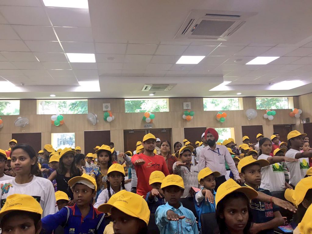 UNinIndia's tweet photo. This #WorldHabitatDay coincides with #MahatmaGandhi’s 150th birth anniversary celebrations &amp; 4 years of the #SwachhBharatMission. To mark this momentous occasion, UN-Habitat partners with Hindustan Prefab Limited to create #wastewisecities with children leading the change. https://t.co/9bl8USdGsc