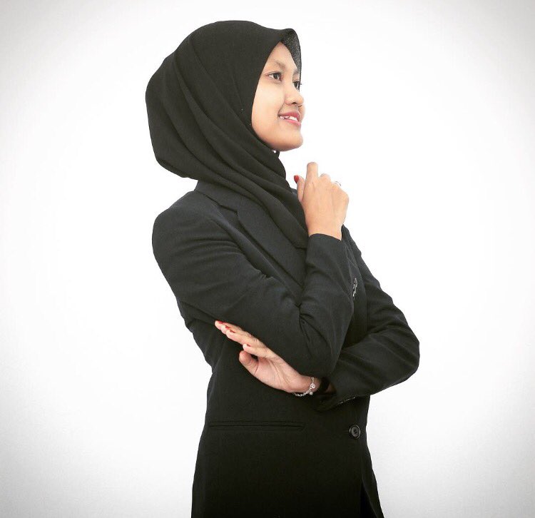 _MissFarisha's tweet photo. 🌹INTAN NUR FARISHA BINTI ISMAIL🌹

Pemilihan Majlis Perwakilan Pelajar (PMPP) sesi 18/19.. Calon UMUM wakil dari Fakulti Pendidikan Teknikal &amp; Vokasional (FPTV)

Undilah saya INTAN NUR FARISHA sebagai calon MPP Umum anda 🤗☺️

#vote4Intan
#CalonUmum
#Fptv
#Uthm https://t.co/LcZ3LojpyV