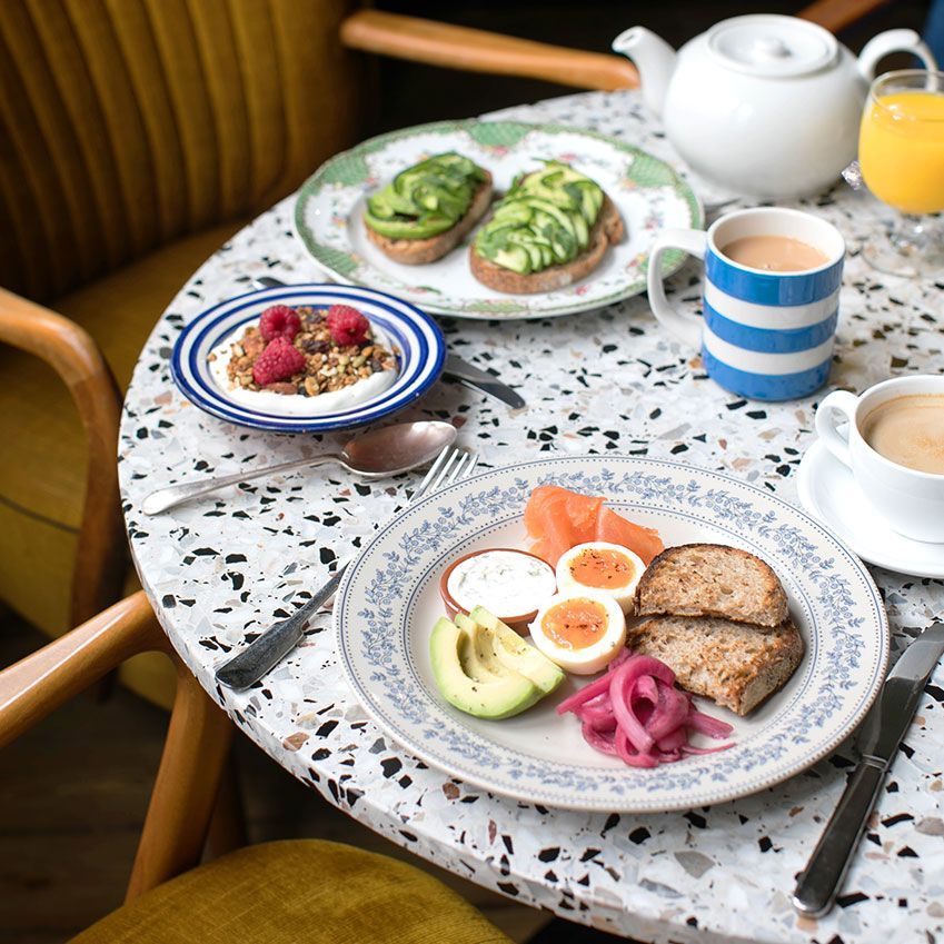 ELLEDecoUK's tweet photo. Our Escape section this month includes a food and drink special, celebrating the wine bars, markets and culinary retreats that make Britain a foodie heaven. Tempted? Grab your copy of #EDOct18 – it's on sale now. https://t.co/jw0gtF8I83