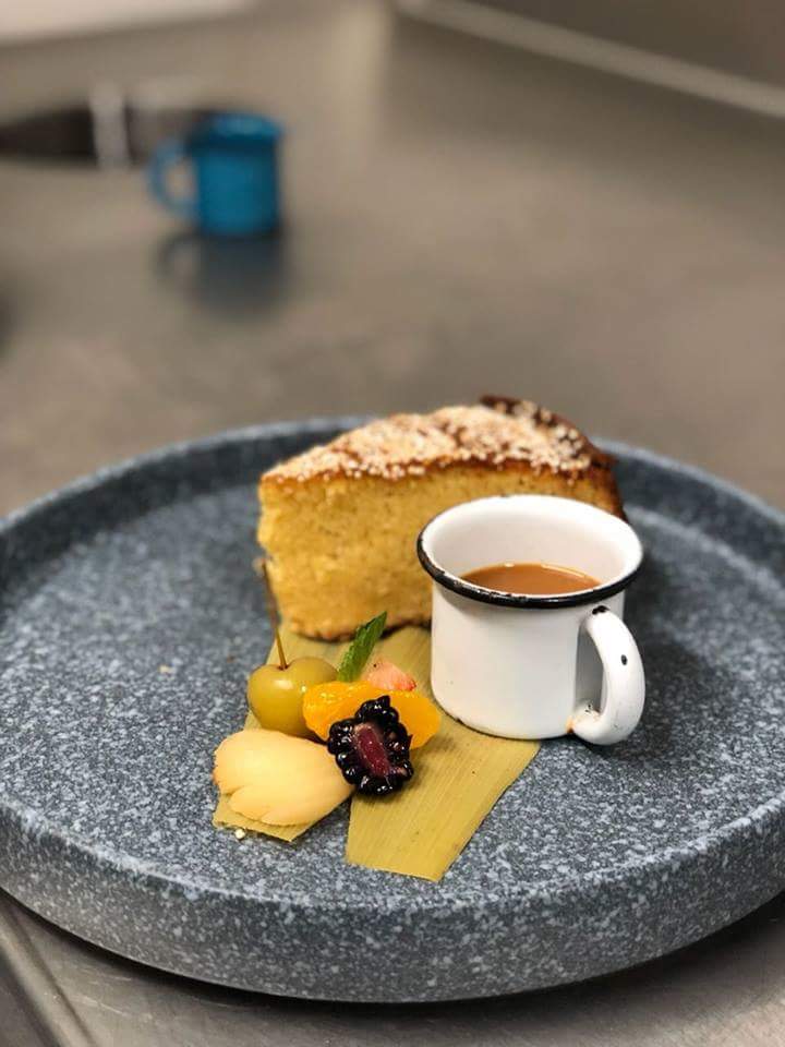 Pan de Elote con Salsa de Rompope, ¡Completamente delicioso! 🍰🍰
¿Se antoja? Pruébalo en Montemar #MarinaTownCenter #FelizDomingo