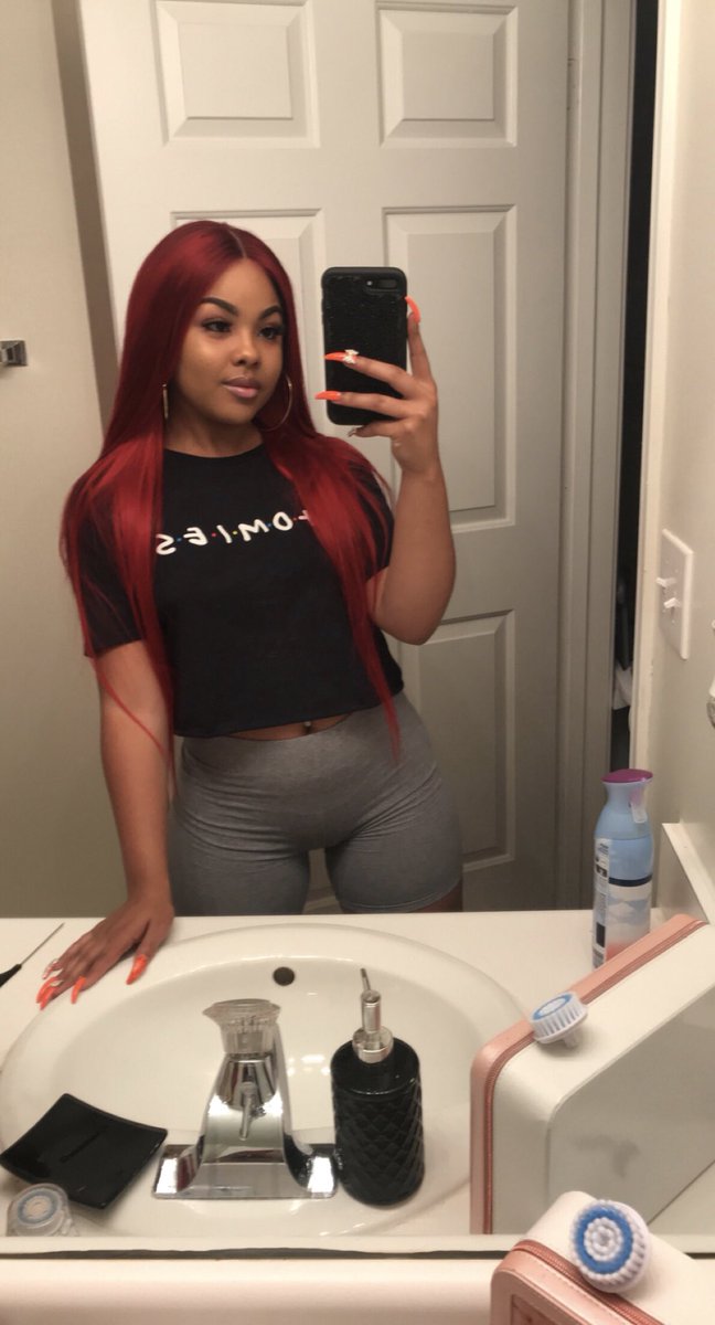 Williams2Aryana's tweet photo. Mirror selfies before bed 😋 https://t.co/SUQc7oHqn1