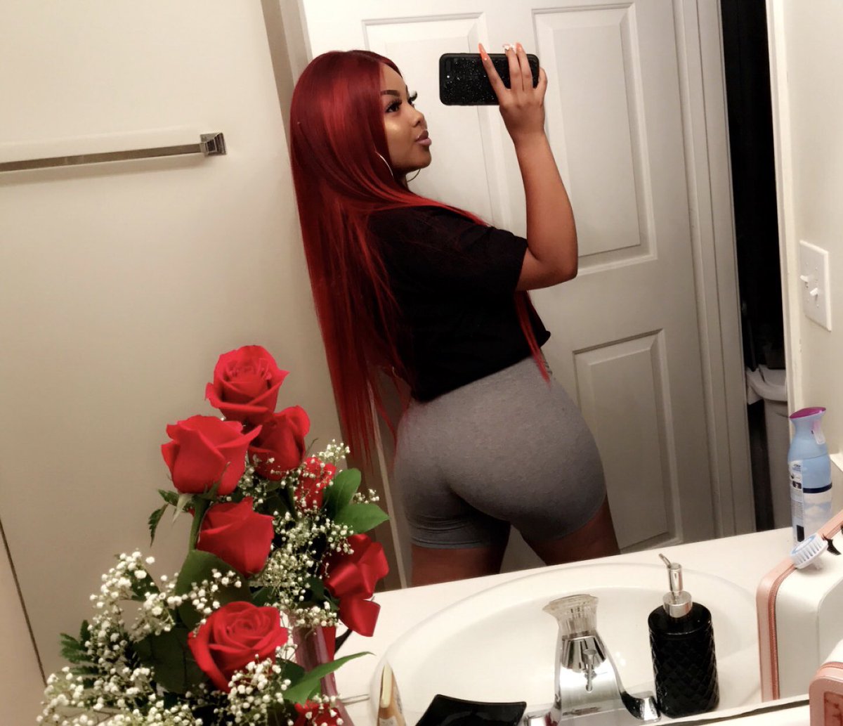 Williams2Aryana's tweet photo. Mirror selfies before bed 😋 https://t.co/SUQc7oHqn1