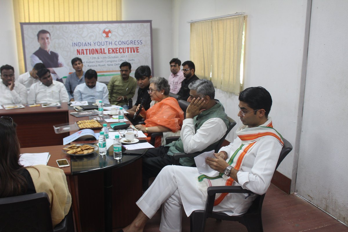 pandey_amrish's tweet photo. Respected Smt. @MrinalPande1 ji, your presence at IYC National Media Training Workshop was extremely insightful and helpful for the team. Thank you for your kind participation as Guest Speaker. https://t.co/FJXlMLO0ge