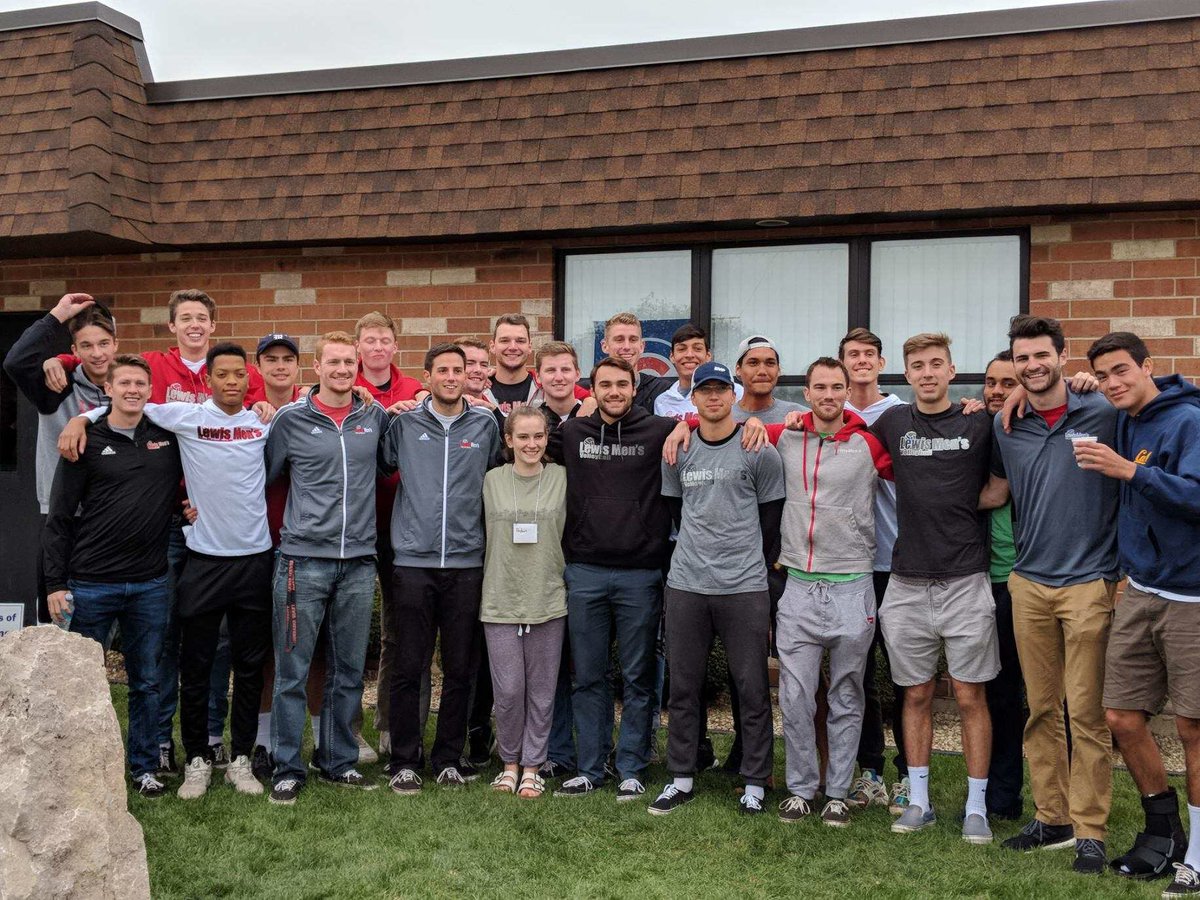 jkopjkop31's tweet photo. Shout out to @LewisMVball for their help with Trinity Lutheran’s community clinic. We served 240 people and you helped us accomplish that. #LewisUshouldbeproud #Blessed #noladderneeded https://t.co/a2Sz3mb2Td