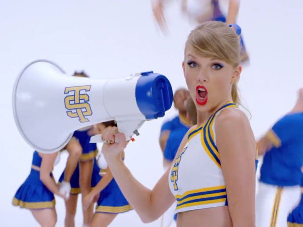beautifulcelebz's tweet photo. RT for "I Kissed A Girl" by Katy Perry 
LIKE for "Shake It Off" by Taylor Swift https://t.co/UwxaYzRiVs