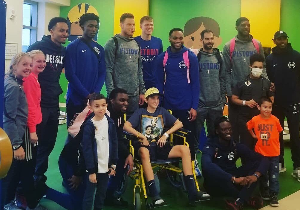 GRIII's tweet photo. Thankful for the opportunity to visit @UMich #CSMott Children's Hospital with the team! https://t.co/NMnSg4juYP