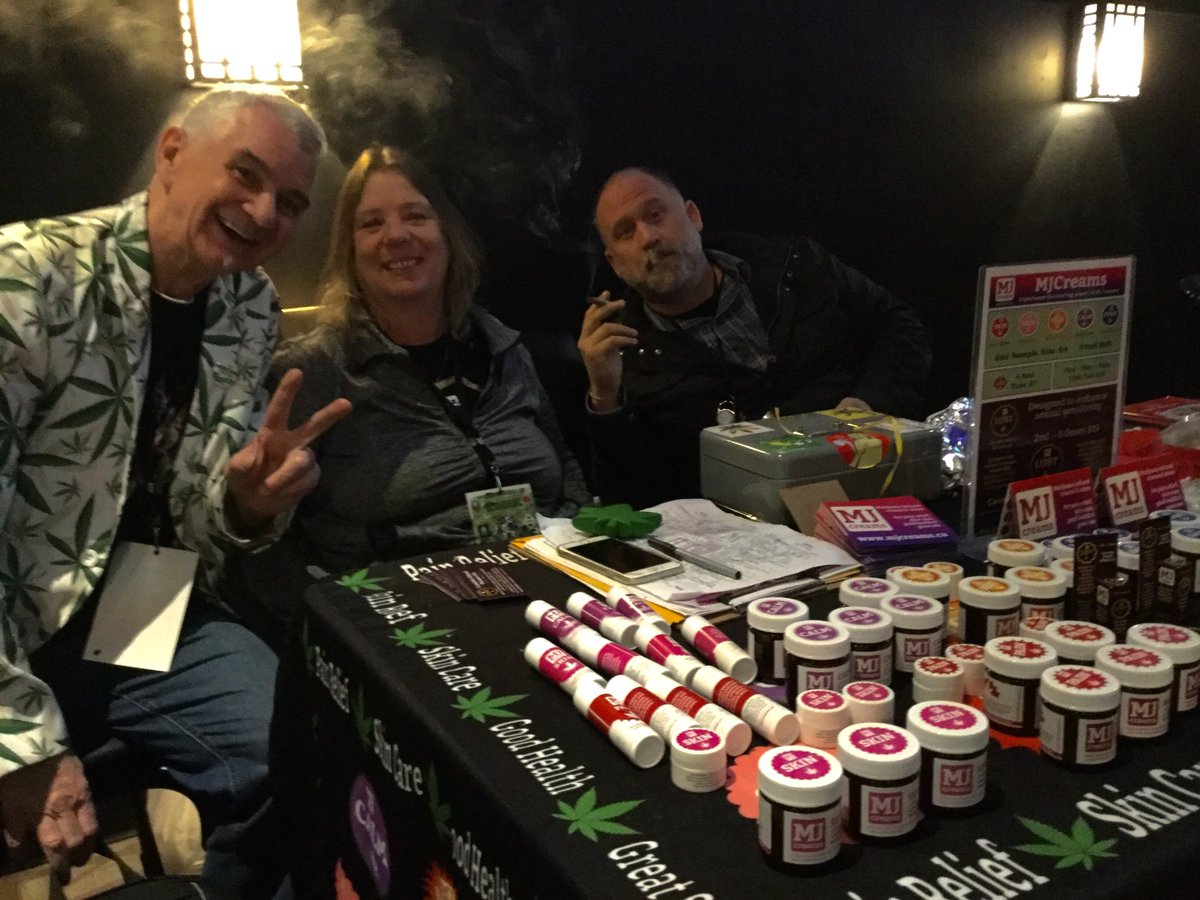 CannabisCulture's tweet photo. Here are some more of the great vendors from the Prairie Medicinal Harvest Cup - what an amazing weekend! #PMHC ๐ฟ
#pmhc2018 https://t.co/Pntw9VBzZw