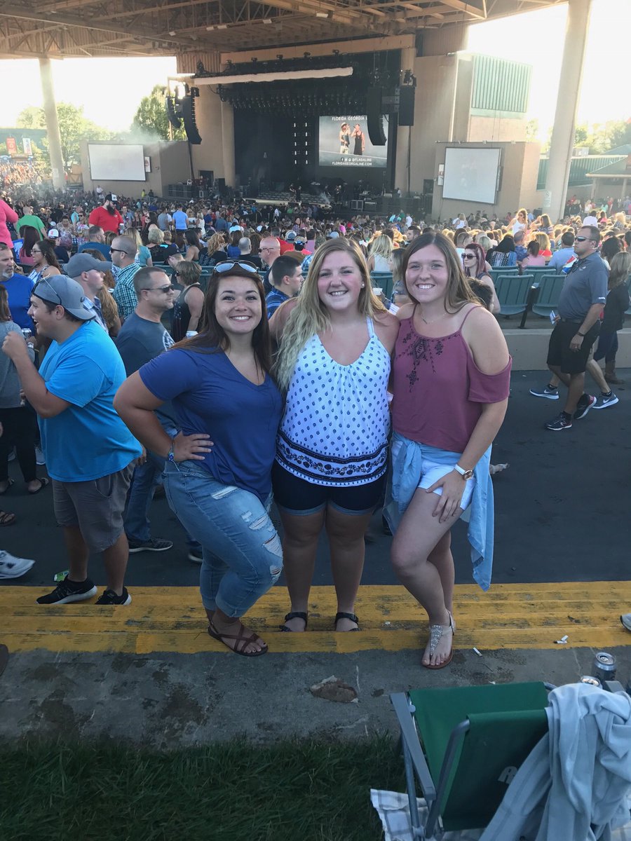 Happy birthday Aleigha! Hope your 21st was the best yet💗