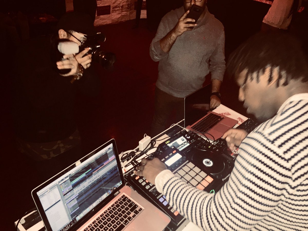 SwankPR's tweet photo. Check out the photos of @73V1NN @LordHaiti @TheBoyIllinois performing at the Bunda Lounge in Toronto for #SwankPRMediaDay. Please retweet. @RightNowTour @StackorStarvDJS @DoughFromDaGo #Toronto #ViewsFromThe6 https://t.co/c5cs8uud5c