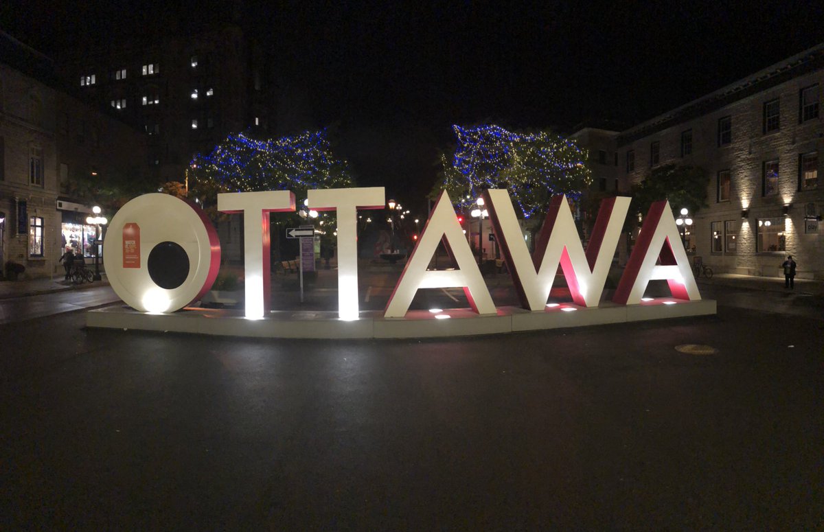 CelestinaRossi1's tweet image. Excited to be at the #iabpa2018 in Ottawa!  We got the city walking tour from our dear friend Andy @hemospat and it was amazing!  If you aren’t here this week...  you’re missing out!  #bpa #bloodstainpatternanalysis #bloodstain