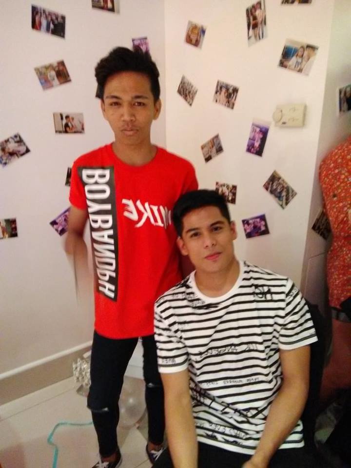 boyband_mike's tweet photo. Thanks po Kuya Bunso @boyband_nielm 
Kase naka Duet po kita haha.
Nahihiya po ako nung gabing yun eh haha.
Pero alam mo po kung ano nanaig sakin kuya,
Yung Chance na makaDuet ang isa sa mga iniidolo ko,
At ikaw yun Kuya Bunso , Salamat den po binigyan mo po ako ng Advice.
Lab yah https://t.co/nvXl5dIN8m