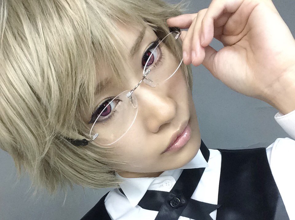 gunsREMY's tweet photo. 今日は #眼鏡の日 らしいよ。

あ、そういえばこれ見た？
https://t.co/KU7SvXnGWY

12月8日だって。当然だけど来てくれるんだよね？
今から忘れずに予定入れといてよね！
#gunsfan https://t.co/rnU6TOHAvQ