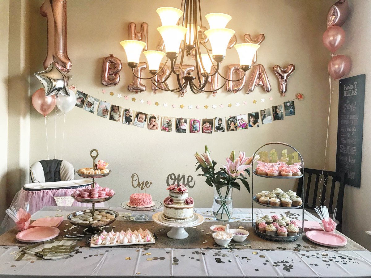 lightonthesugar's tweet photo. 🎈Our first celebration!!! Happy birthday to baby Natalie! 🎈#firstbirthdaypaty #dessert #cake #macarons #meringuecookies #cupcake #orlandoWinterPark #Orlando #ComingSoon https://t.co/gPDimOYCrN