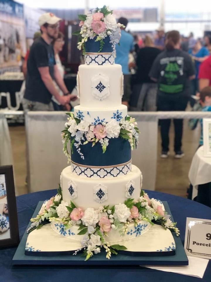 TooNicetoSlice's tweet photo. Words can’t describe the wave of emotions after such an incredible day!  So humbled to be awarded GOLD &amp; 2nd place by the judges at the #GrandNationalCakeCompetition in Tulsa!  Thank you @KerryVincentArt for being the visionary behind the event, we all wish you the best. https://t.co/DfUOKhWjbo
