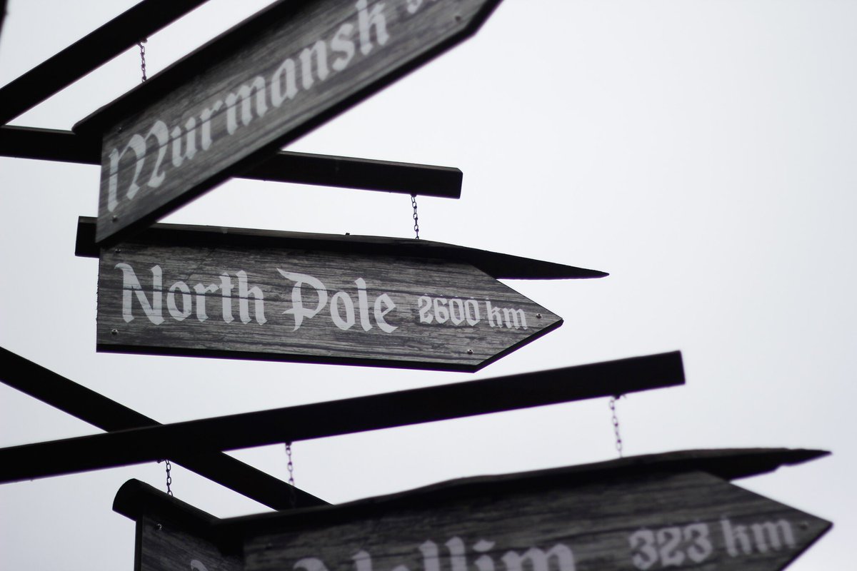 phmountains's tweet photo. Above the Arctic Circle, the sun never sets for at least one day in summer (called the midnight sun) and never rises for at least one day in winter (called polar nights). 🌌

From this point, the North Pole is just 2,600 kilometers away. 🗺️ #PHMountainsGoesToScandinavia https://t.co/W5vzakt5vP