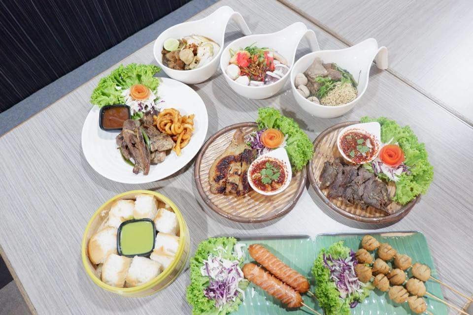 lapargila's tweet photo. Nak pergi cuba makanan dari negara Thailand jauh. Jangan risau, di Penang terdapat satu kedai yang menyediakan makanan dari Thailand yang padu! Lagi-lagi daging bakar yang dinamakan Harimau Menangis!

Jom pi try!

Lokasi: Signature Bangkok Kitchen
Sumber: Facebook https://t.co/StCDt6ekOV