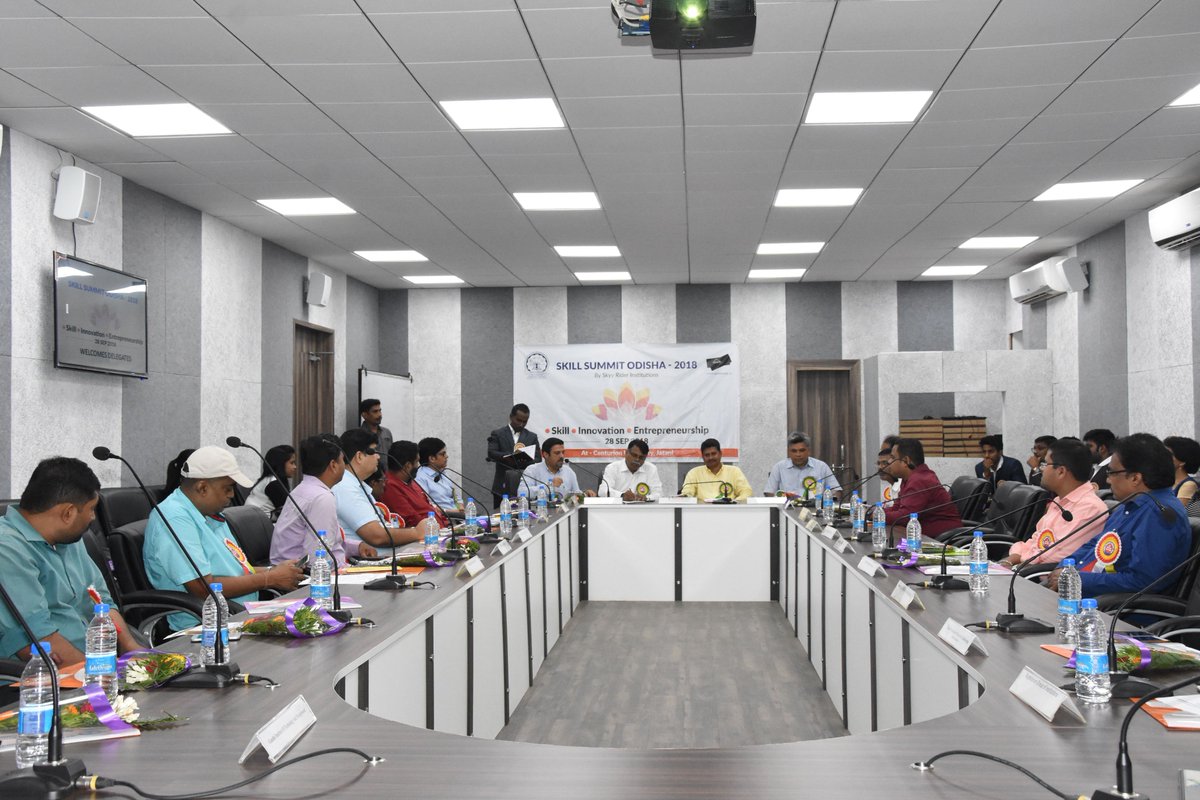 CUTMIndia's tweet photo. Delegates from 16 different Engineering colleges attended the #SkillSummitOdisha2018 which were organized by Skyy Rider Institution (@sky_automotive) https://t.co/RvIqoV3Xkx