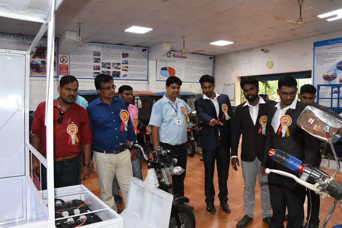 CUTMIndia's tweet photo. Delegates from 16 different Engineering colleges attended the #SkillSummitOdisha2018 which were organized by Skyy Rider Institution (@sky_automotive) https://t.co/RvIqoV3Xkx