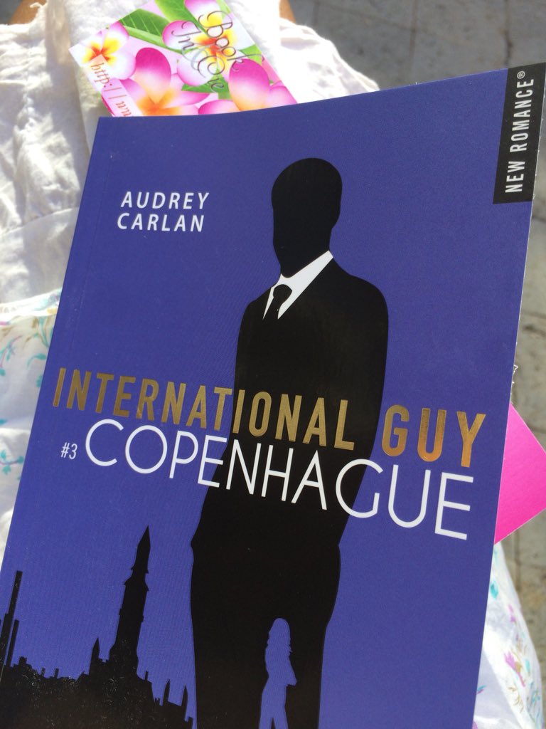Book_in_et_cie's tweet photo. Lecture en patientant #internationalguy @AudreyCarlan 🇩🇰 Finalement j’aime bien les salles d’attente 😂#audreycarlan #hugoroman #copenhague #3 #bookinetcie #salledattente #bookaddict #devoreusedelivres #waiting #bloggers https://t.co/21GdsKwZGa