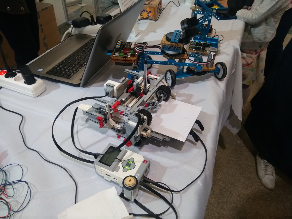 kubraeminn's tweet photo. STEM alanında farkındalık artıyor. Yanlış anlaşılmalardan uzak bir öğrenme yaklaşımı olsun.
STEM Makers Fest/Expo Ankara'da #stem #stemmakersfest https://t.co/zD30fWucIm