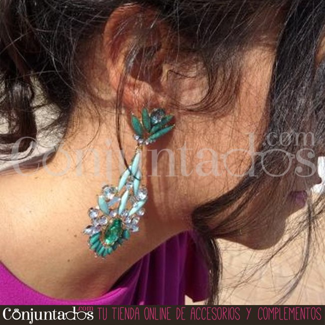 Conjuntados's tweet photo. .¡Así de espectacular lució Cristina nuestros #pendientes Amelia! Mil gracias por la #foto, guapísima :)
#clientacontenta #chicacnj #earrings #joyitas #lowcost #jewelry #bijoux #accesorios #complementos #moda #eventos #fashion https://t.co/GT8GZLUTvw