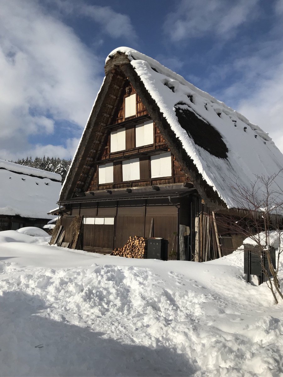 EarthDesignJap's tweet image. No es acaso como la casa de #heidi ? #UNESCO #maravillasdelmundo #Japon #inviernojapones #shirakawago RT!