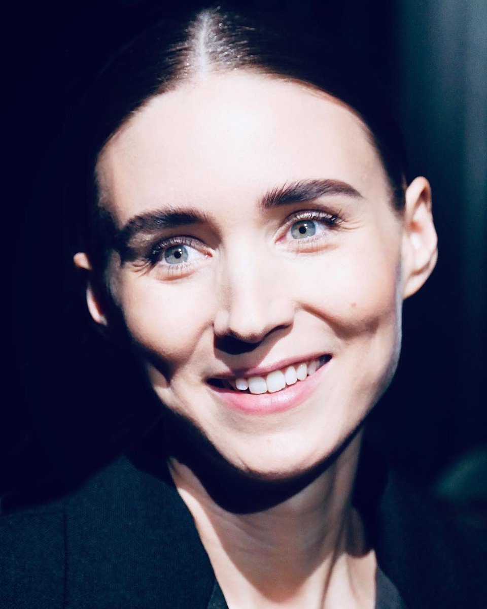 saraptrl's tweet photo. Rooney Mara at the #GivenchySS19 show by #ClareWaightKeller 💫 https://t.co/cCgv6si0Mz