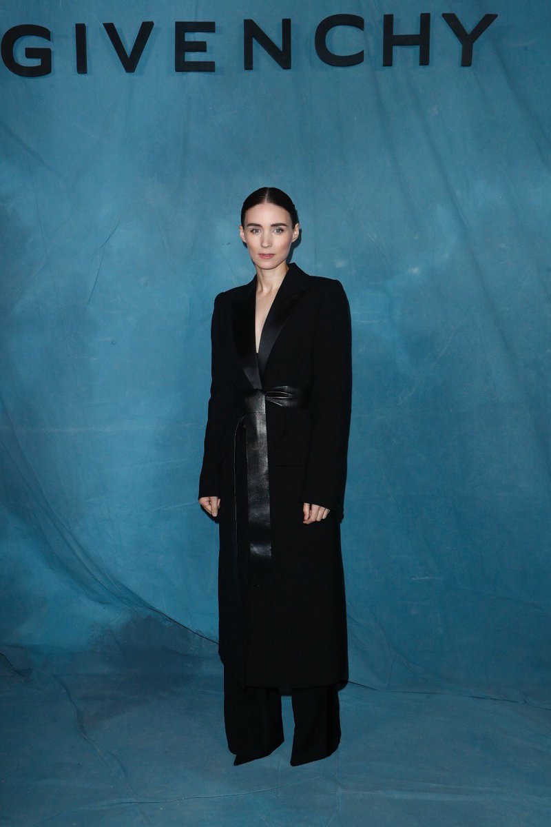 saraptrl's tweet photo. Rooney Mara at the #GivenchySS19 show by #ClareWaightKeller 💫 https://t.co/cCgv6si0Mz