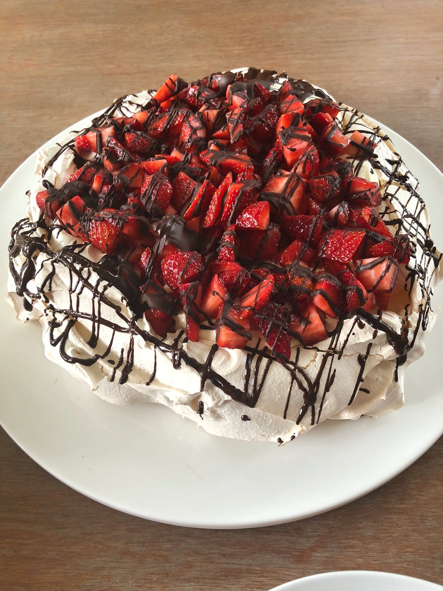 Goodfoodthyme's tweet photo. Today’s dessert - Cointreau soaked strawberry #pavlova with drizzled chocolate. 🍓#homecooking https://t.co/DZZlcsT198