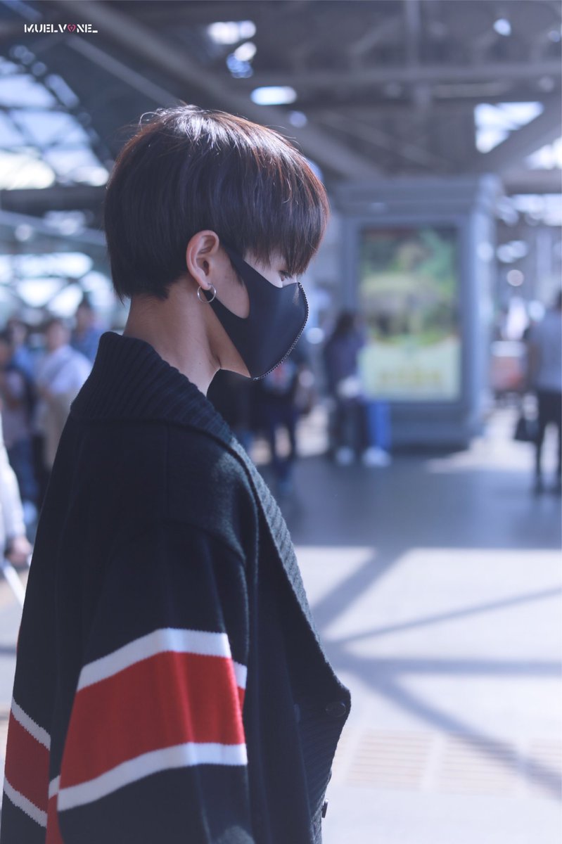 Muelvone's tweet photo. 181001 Pek arrival
Oh my boy

@bravepunch0117 
#사무엘 #kimSamuel #SAMUEL #Samuel https://t.co/Nxw5jxG5dI