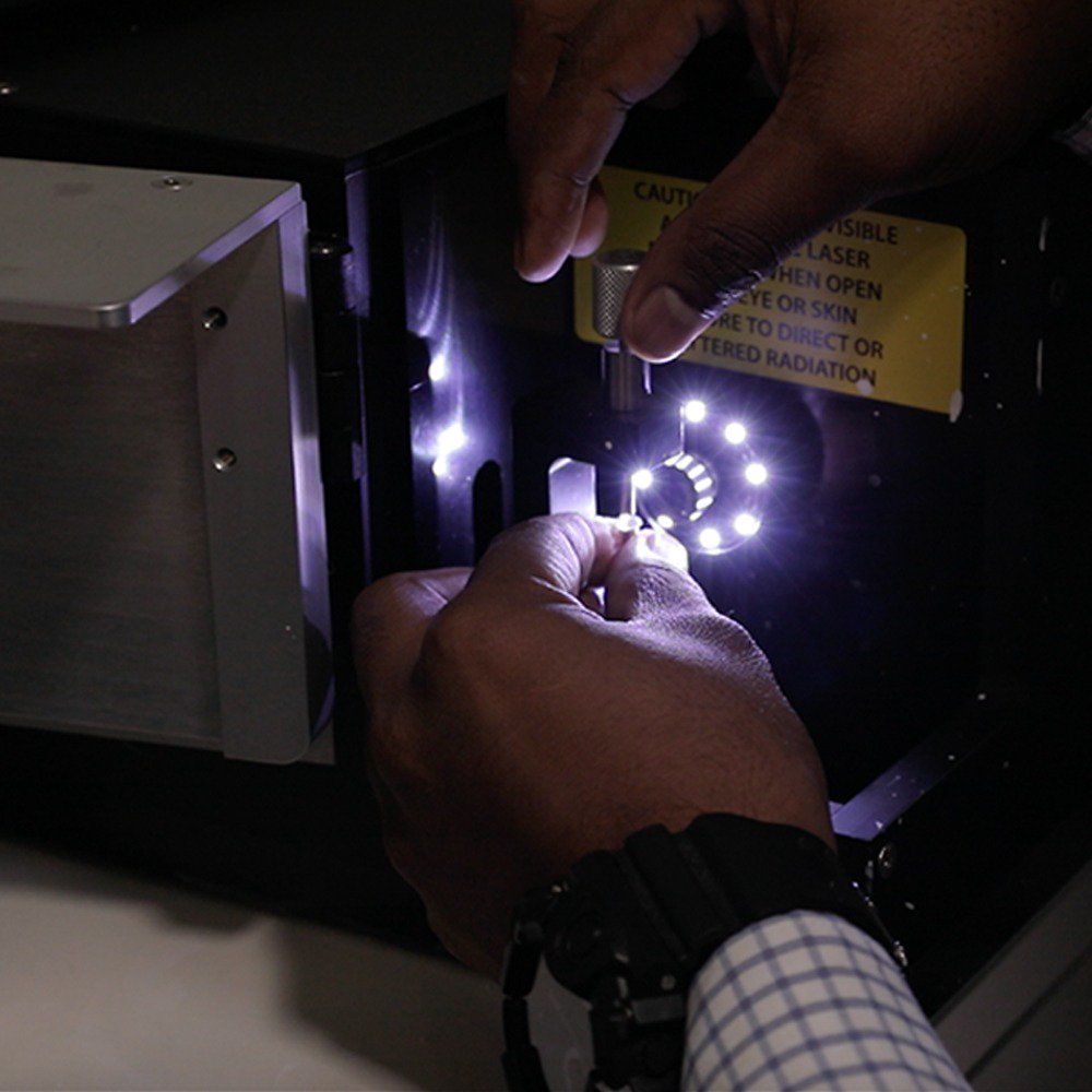 SGL_Labs's tweet photo. Our latest tech helps retailers amplify their diamond signature collection with bespoke inscriptions. Connect to know more! #TheSGLedge #StateOfTheArt #Diamondexperience #inscription #SGLinside #CertifywithSGL https://t.co/CkkNvlN7qz