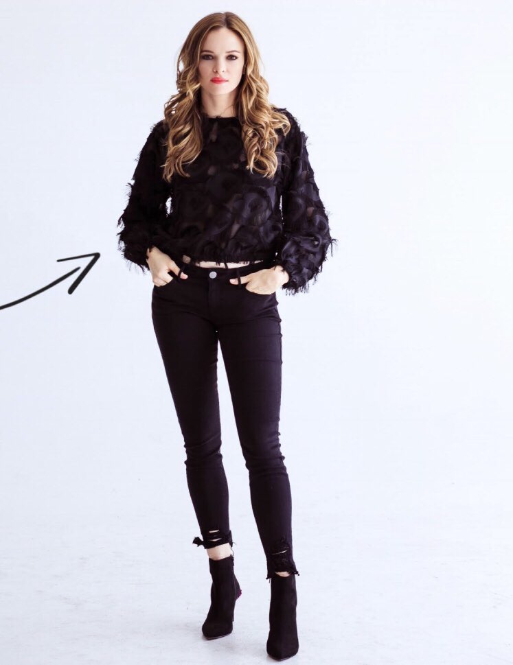 DPanabakerLA's tweet photo. Ya salió el número #88 de la revista NKD Magazine, con nuevo photoshoot y entrevista a nuestra Danielle Panabaker ❤️

https://t.co/5sfSn4lZeC https://t.co/DEeWZ2fD80